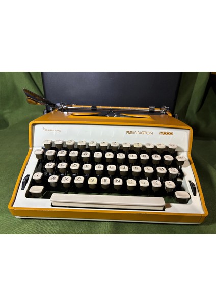 Remingto 2000 Sarı Renk Çantalı Daktilo - Sorunsuz Çalışır Durumda fiyatları