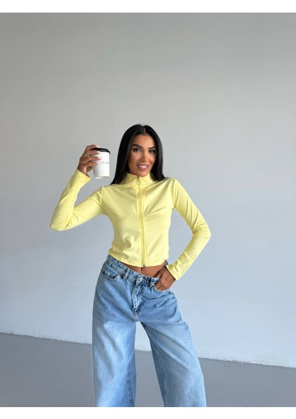 Dalgıç Kumaş Fermuarlı Parmak Geçirme Detaylı Slim-Dar Kalıp Sweatshirt modelleri