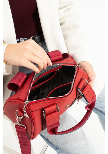 Mega Polo Silindir Fermuar Detaylı El ve Omuz Askılı Kadın Çanta fırsatları