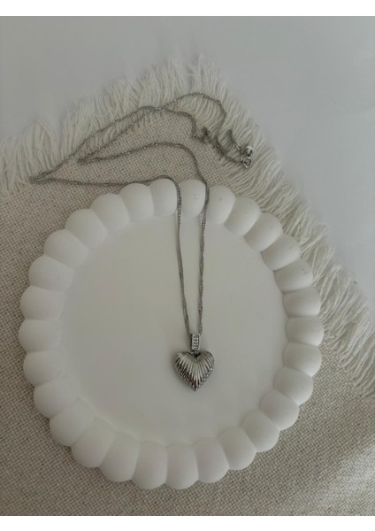 Xuping Kalp Model Bombeli Zirkon Taşlı Silver Renk Kolye modelleri