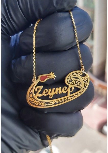 925 Ayar Gümüş 24 Ayar Altın Kaplama Isimli Vav Kolye