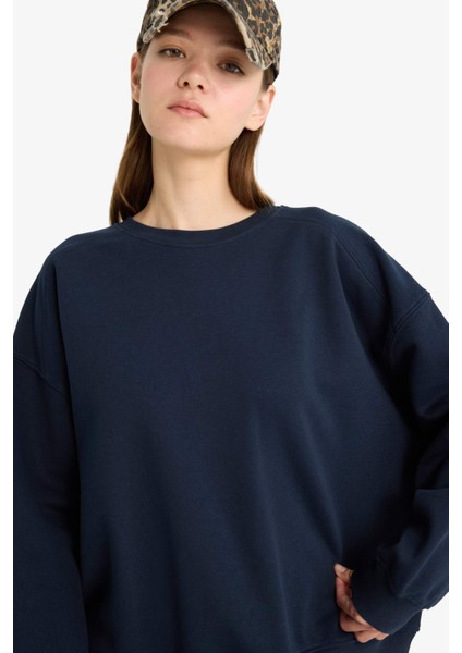 Oversize Geniş Kalıp Bisiklet Yaka Basic Düz Sweatshirt A4177AX25WN fırsatları