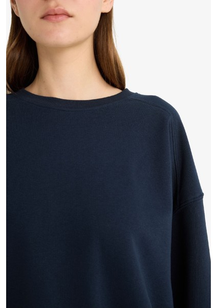 Oversize Geniş Kalıp Bisiklet Yaka Basic Düz Sweatshirt A4177AX25WN indirimleri