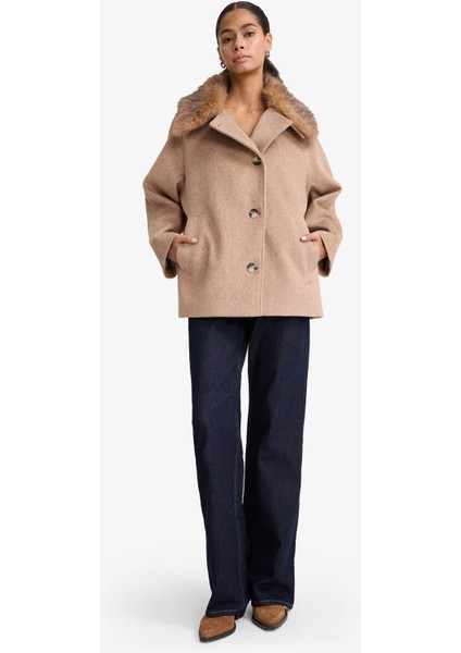 Çıkarılabilir Suni Kürk Yaka Regular Fit Düğmeli Kaşe Kaban F1218AX25WN fiyatları