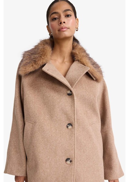 Çıkarılabilir Suni Kürk Yaka Regular Fit Düğmeli Kaşe Kaban F1218AX25WN fırsatları