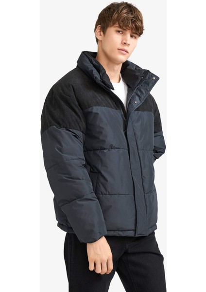 Oversize Geniş Kalıp Dik Yaka Kadife Detaylı Peluş Astarlı Mont E9976AX25WN modelleri