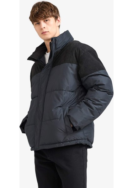 Oversize Geniş Kalıp Dik Yaka Kadife Detaylı Peluş Astarlı Mont E9976AX25WN fırsatları