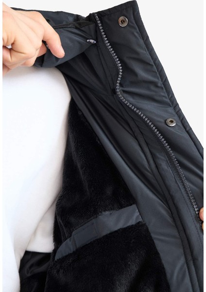 Oversize Geniş Kalıp Dik Yaka Kadife Detaylı Peluş Astarlı Mont E9976AX25WN