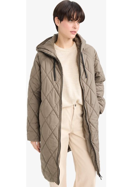 Regular Fit Kapüşonlu Kapitoneli Fermuarlı Parka F2882AX25WN fırsatları