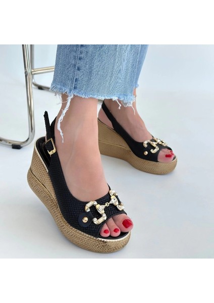 Caver Siyah Cilt Dolgu Topuk Sandalet fırsatları
