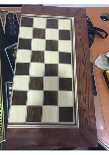 Platin Kaplama Büyük Boy Tavla Ceviz Ağaç Malzemeden 32 Adet Pul ve 2 Adet Zar ile fırsatları