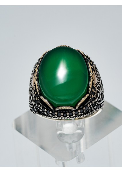 Zarif Yeşil Akik Taşlı 925 Ayar Gümüş Erkek Yüzük – Asalet ve Doğallık Bir Arada