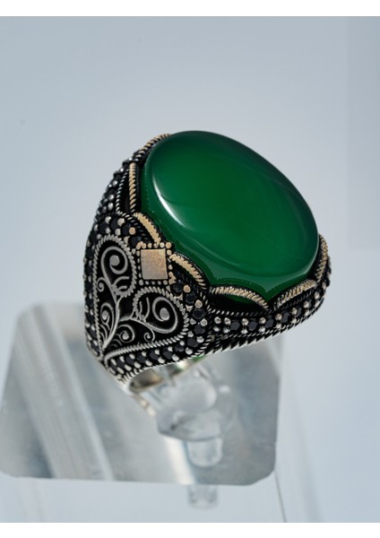 Zarif Yeşil Akik Taşlı 925 Ayar Gümüş Erkek Yüzük – Asalet ve Doğallık Bir Arada