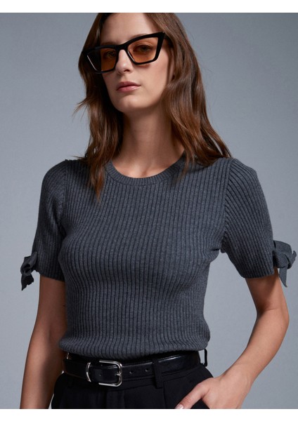 10828 Fitilli Kısa Kollu Kazak-Füme M. modelleri