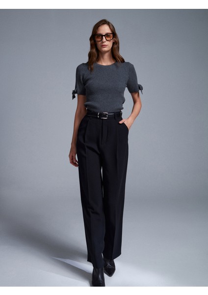 10828 Fitilli Kısa Kollu Kazak-Füme M. indirimleri