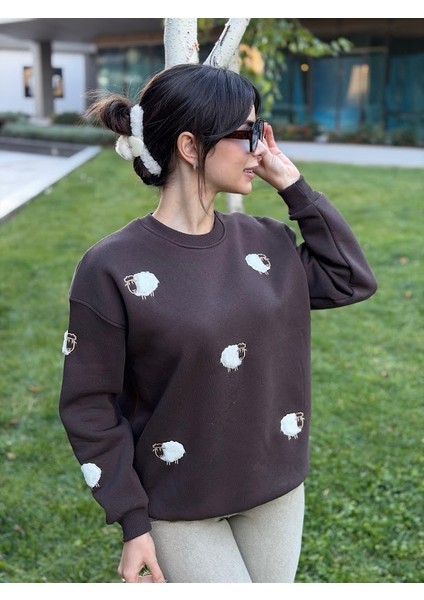 Kuzu Nakışlı Sweatshirt fiyatları