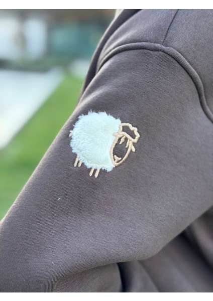 Kuzu Nakışlı Sweatshirt indirimleri