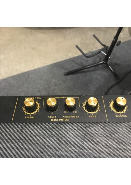 60 Pcs Gitar Amp Amplifici Sipariş Bakımları Siyah Altın Alumınum Cap Üstü 6mm Çapı Saksılar Marshall Amplifikatörler (Yurt Dışından) modelleri