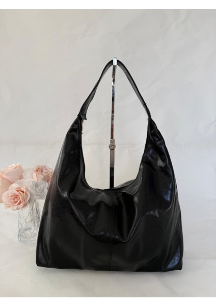 Kadın Omuz Çantası | Deri Görünümlü Geniş Kapasiteli Şık Günlük Çanta – Bordo / Bej / Siyah | Trend, Minimal ve Zarif Tasarım