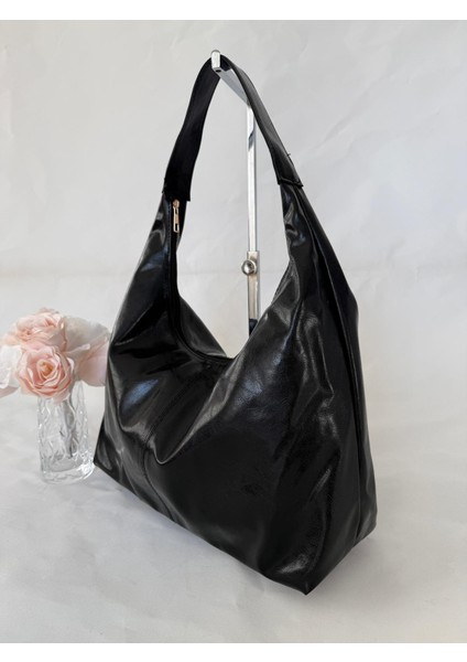 Kadın Omuz Çantası | Deri Görünümlü Geniş Kapasiteli Şık Günlük Çanta – Bordo / Bej / Siyah | Trend, Minimal ve Zarif Tasarım fırsatları