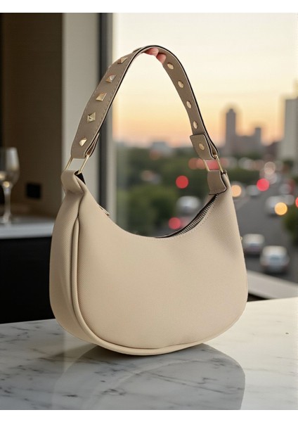 Bej Derimsi Kemer Detaylı Minimalist Çanta modelleri