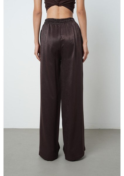 Kadın Düz Renk Bağcık Detaylı Bol Paça Beli Lastikli Pantolon indirimleri