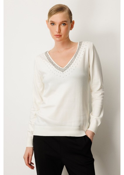 Kadın Yakası Taşlı Triko Kazak 65314 Ekru fiyatları