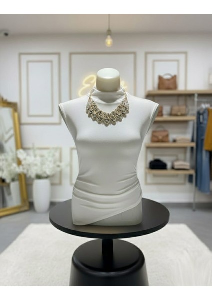 Ekru Kolsuz Boğazlı Asimetrik Kesim Fit Elbise / Bluz