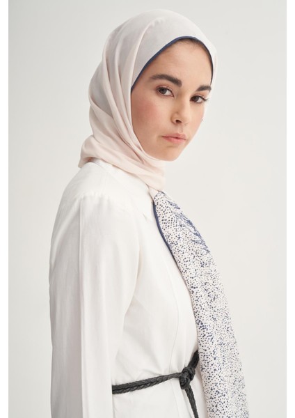 Navy Monogram Floş Şal Krem fırsatları