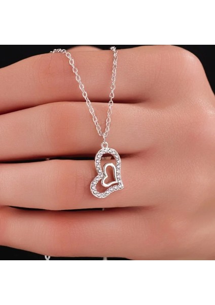 Kadın Kolye – Çift Kalpli Gümüş Renkli Çelik Tasarım, Anlamlı ve Zarif | Çelik Takı Üreticisi