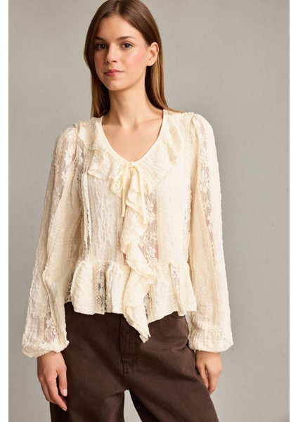 V Yaka Önden Bağlamalı Volanlı Dantel Bluz F9717AX25SM