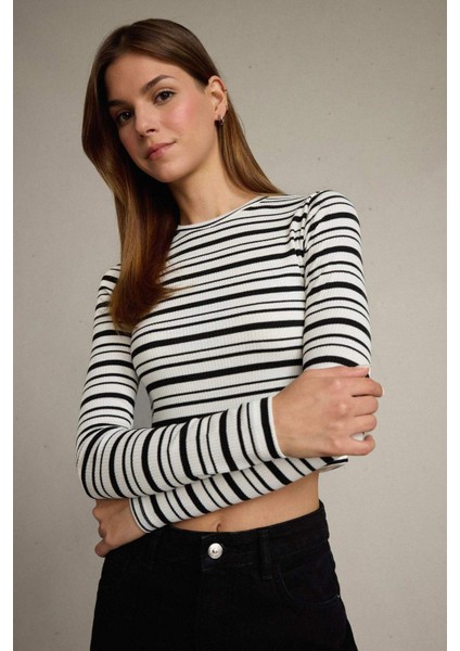 Bisiklet Yaka Çizgili Uzun Kollu Tişört G0740AX25SM