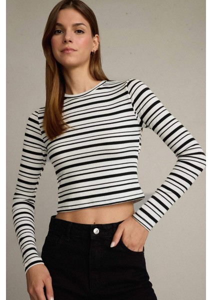 Bisiklet Yaka Çizgili Uzun Kollu Tişört G0740AX25SM modelleri