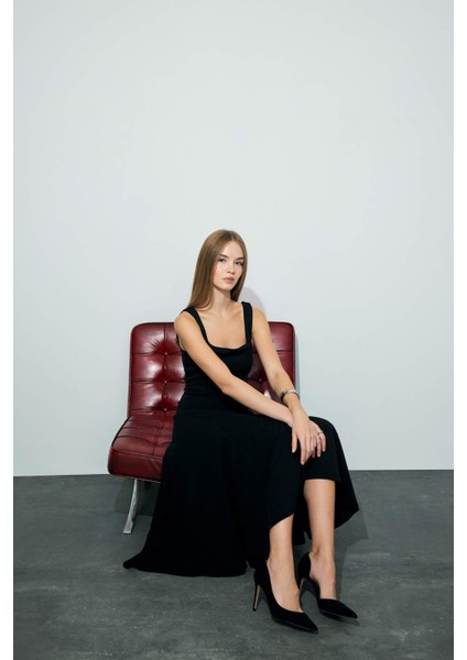 A Kesim Kare Yaka Krep Midi Elbise G0957AX25AU