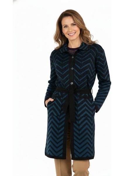 Kadın Motifli Düğmeli Cepli Tam Kalıp Likralı Anne Hırka modelleri