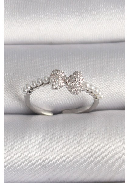 Pirinç Gümüş Renk Zirkon Taşlı Fiyonk İnci Detay Ayarlanabilir Yüzük