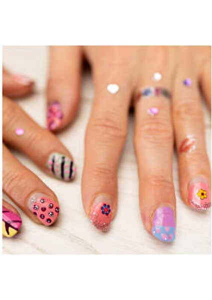 Nail Designer Kit 7 Renk Tırnak Cilasından Oluşan Eğlenceli Set 5-7 Yaş Arası Çocuklar İçin