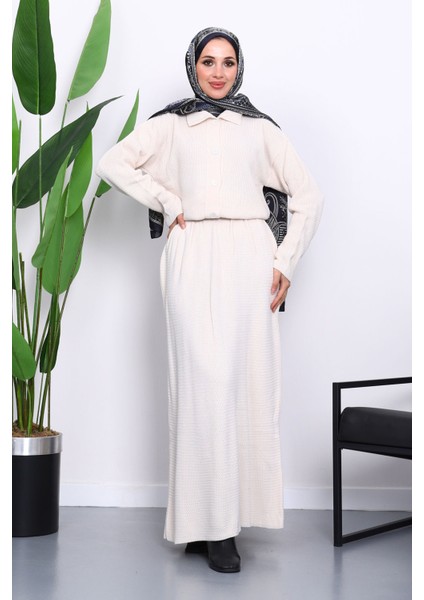 Krem Gömlek Yaka Düğmeli Triko Etekli Takım