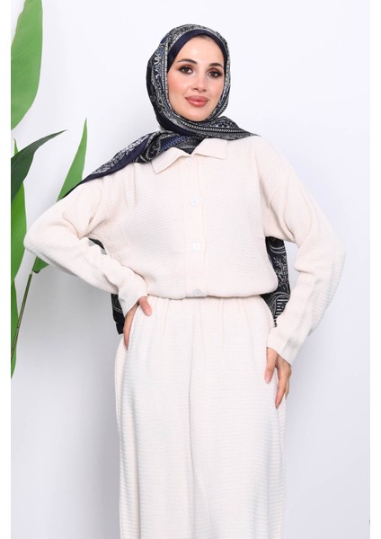 Krem Gömlek Yaka Düğmeli Triko Etekli Takım modelleri