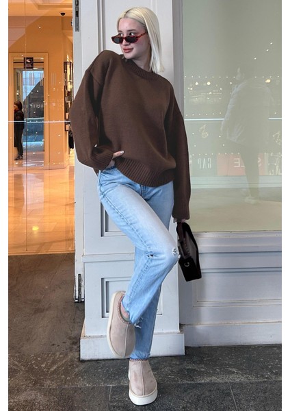 Kahverengi Bisiklet Yaka Yumuşak Dokulu Oversize Triko Kazak fiyatları