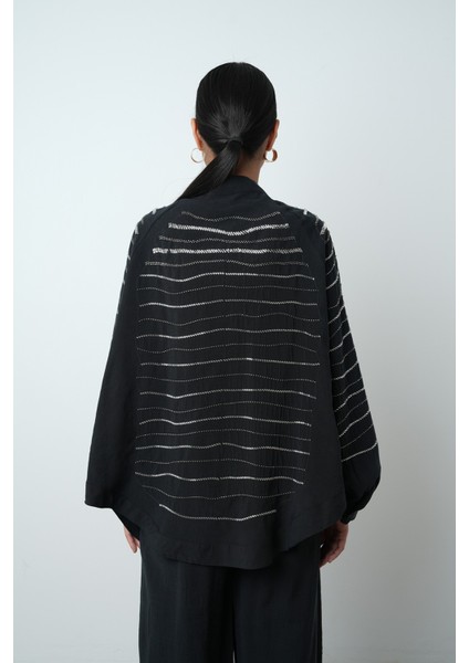 Kadın Arkası ve Kolları Yatay Taş Işlemeli Oversize Kesim Kimono