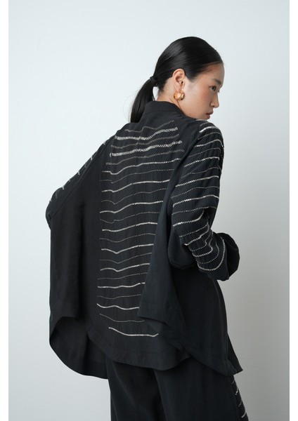 Kadın Arkası ve Kolları Yatay Taş Işlemeli Oversize Kesim Kimono fiyatları