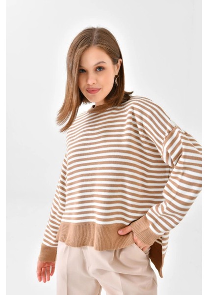 Kadın Kazak Çizgili Yuvarlak Yaka Kazak Camel - 224520