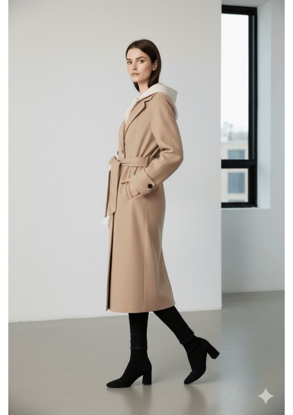 Kadın Kapşonlu Kemerli Düğmeli Kaban modelleri