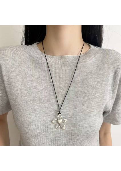 Yeni Kolye Kadın Niş Aksesuarları Baharatlı Kız Tatlı Serin Köprücük Kemiği Zinciri Kazak Kazak Zinciri Yüz Üst Düzey Süslemeler Duygusu ile (Yurt Dışından)