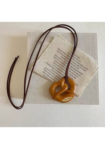 Yeni Perçin Metal Deri Yaka Crockpunk Aşk Kız Kültür Niş Kolye (Yurt Dışından)