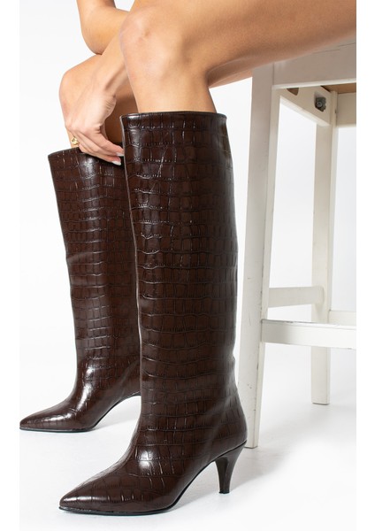 Nairobi Kahve Renkli Kroko Desenli Kısa Topuklu Kadın modelleri