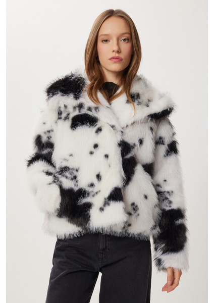Hayvan Desenli Suni Kürk Ceket LZH0019 Ekru Siyah modelleri