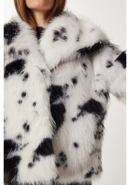 Hayvan Desenli Suni Kürk Ceket LZH0019 Ekru Siyah fırsatları