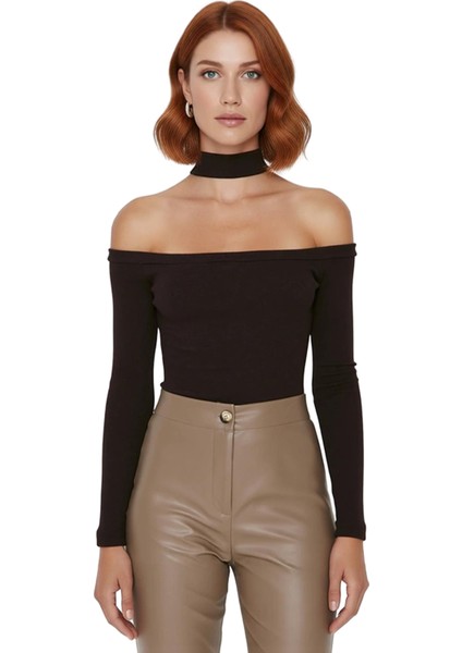 Stil Kadın Carmen Yaka Choker Detaylı Fitted Vücuda Oturan Fitilli Bluz Crop Örme Slim Kalıp